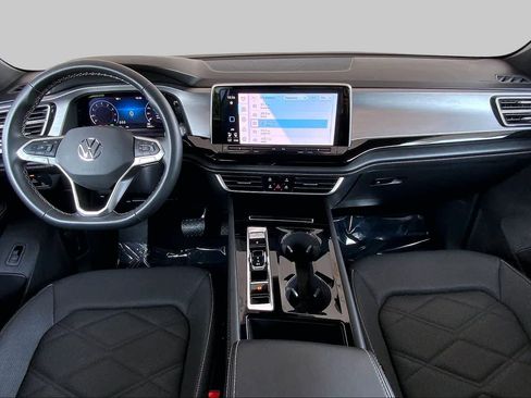 Used 2025 Volkswagen Atlas Cross Sport SE FWD image 17