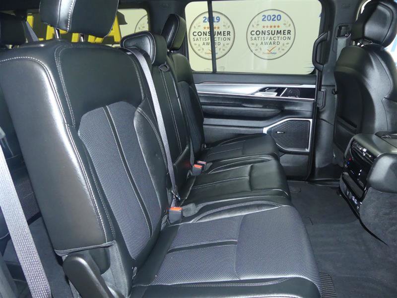 Used 2025 Jeep Wagoneer L Series II w/ 8-pass Seating Package AWD/4WD image 26