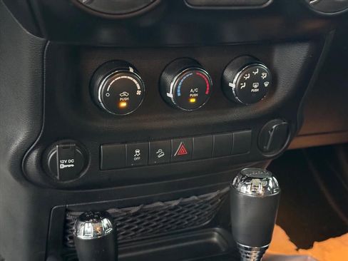 Used 2017 Jeep Wrangler Unlimited Sport w/ Connectivity Group AWD/4WD image 21