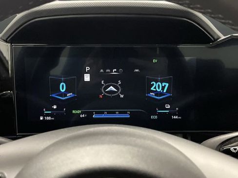 Used 2025 Hyundai Elantra SEL image 16