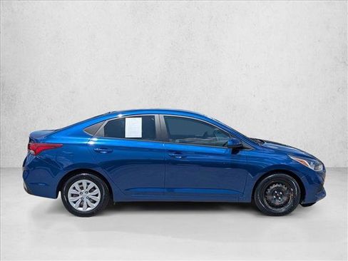 Used 2022 Hyundai Accent SE FWD image 4