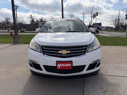 Used 2017 Chevrolet Traverse LT w/ Style and Technology Package AWD/4WD image 2