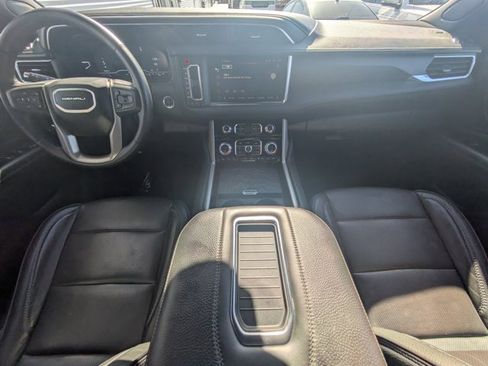 Used 2024 GMC Yukon XL Denali image 13