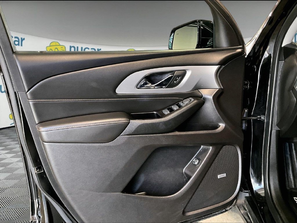 Used 2019 Chevrolet Traverse LT w/ LT Premium Package AWD/4WD image 9