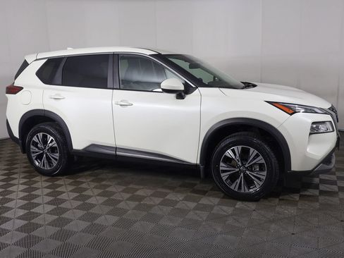 Used 2023 Nissan Rogue SV AWD/4WD image 16