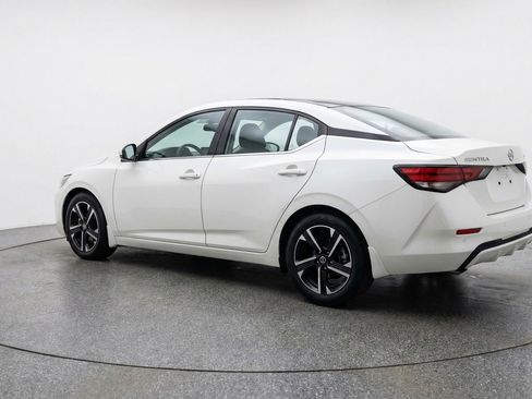 Used 2025 Nissan Sentra SV image 6