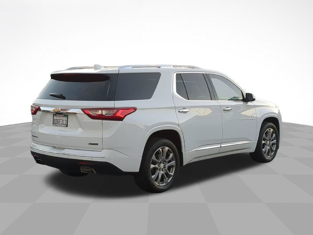 Used 2018 Chevrolet Traverse Premier w/ Driver Confidence II Package FWD image 5