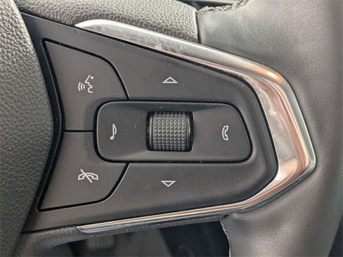 Used 2025 Chevrolet Trax LT w/ LT Convenience Package image 16