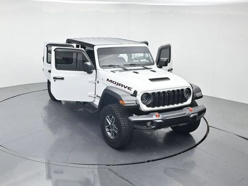 Used 2024 Jeep Gladiator Mojave w/ Technology Group AWD/4WD image 38