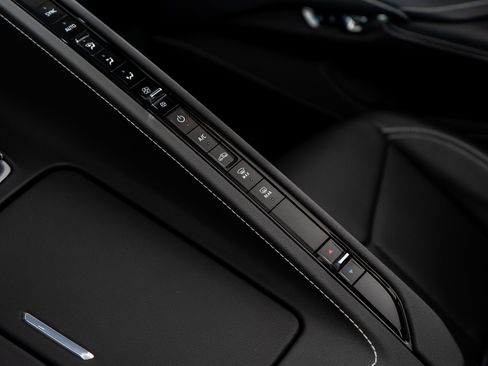 Used 2020 Chevrolet Corvette Stingray Convertible w/ 1LT image 36