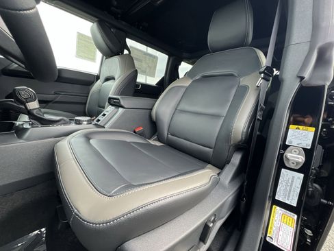 New 2026 Ford Bronco Outer Banks w/ Sasquatch Package AWD/4WD image 13