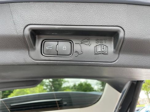 Used 2025 Ford Explorer Active RWD image 44