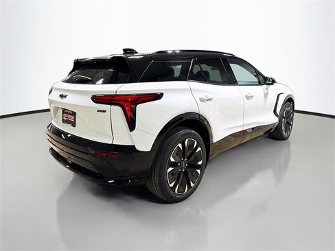 New 2026 Chevrolet Blazer EV RS image 7