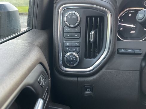 Used 2021 GMC Sierra 3500 Denali w/ Denali Ultimate Package image 18