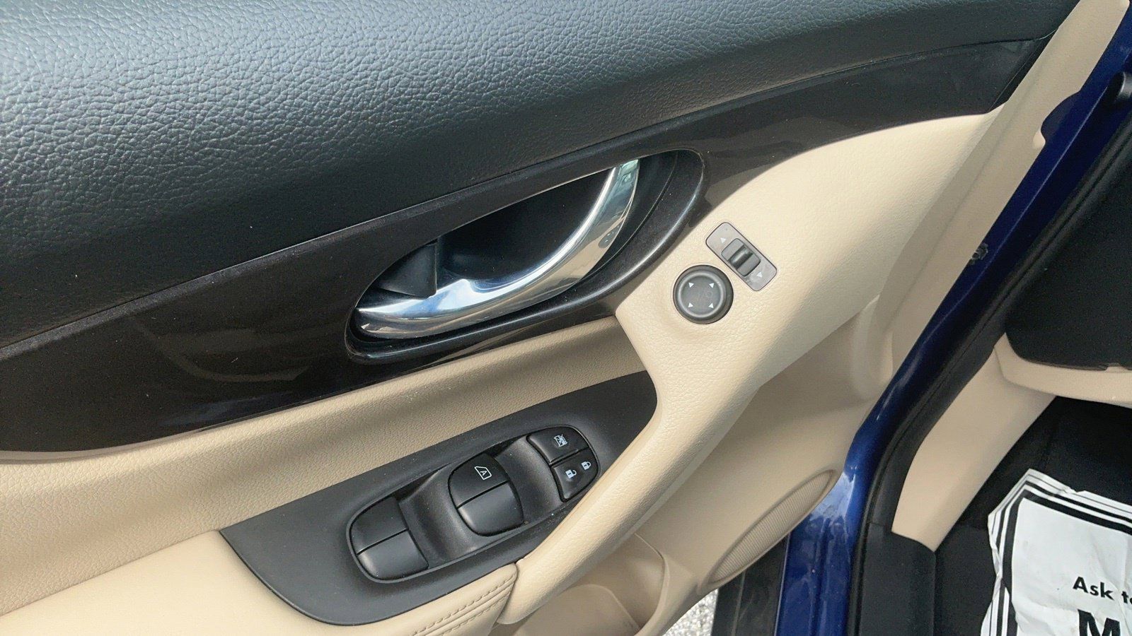 Used 2019 Nissan Rogue SV FWD image 16