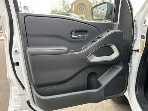 New 2026 Nissan Frontier SV w/ Tow Package AWD/4WD image 9