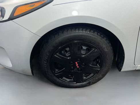 Used 2017 Kia Forte LX FWD image 13