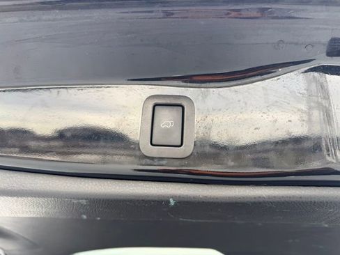 Used 2017 Toyota Highlander XLE image 17