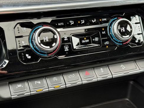 New 2026 GMC Sierra 1500 Denali w/ Denali Reserve Package image 24