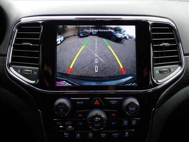 Used 2020 Jeep Grand Cherokee Altitude AWD/4WD image 12
