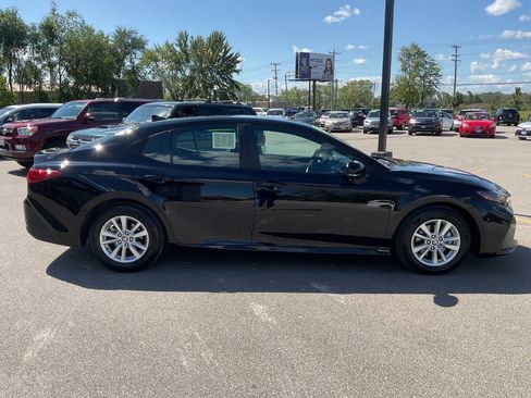 Used 2025 Toyota Camry LE FWD image 9