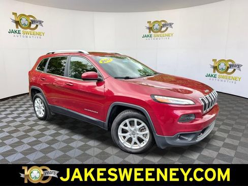 Used 2017 Jeep Cherokee Latitude w/ Trailer Tow Group FWD image 1