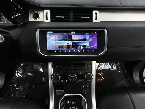 Used 2017 Land Rover Range Rover Evoque SE image 32