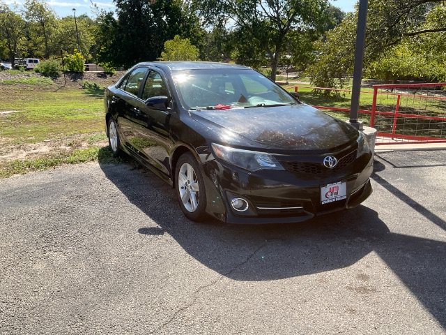 Used 2014 Toyota Camry SE FWD image 3