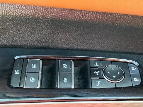 Used 2024 Nissan Pathfinder Platinum AWD/4WD image 21
