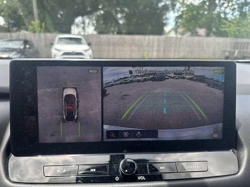 Used 2025 Nissan Rogue SL w/ SL Premium Package FWD image 11