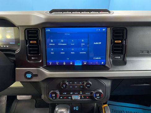 Used 2023 Ford Bronco Badlands image 26