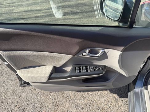 Used 2012 Honda Civic Hybrid Sedan image 11