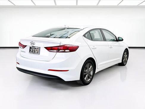 Used 2018 Hyundai Elantra Value Edition FWD image 4