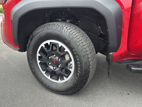 Used 2024 Toyota Tacoma TRD Off-Road w/ TRD Off Road Premium Package image 5