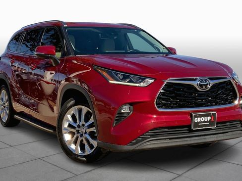 Used 2021 Toyota Highlander Limited image 2