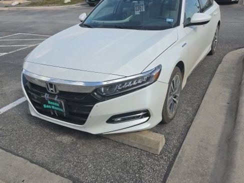 Used 2018 Honda Accord EX image 4