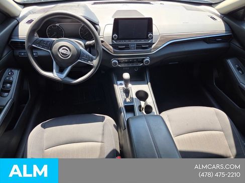 Used 2025 Nissan Altima 2.5 SV FWD image 8