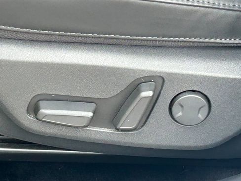 Used 2024 Kia Niro EX w/ EX Cold Weather Package image 25