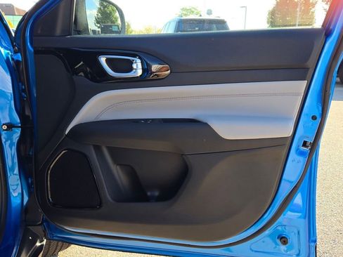 New 2026 Jeep Compass Limited image 9