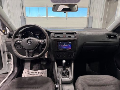 Used 2015 Volkswagen Jetta S image 8