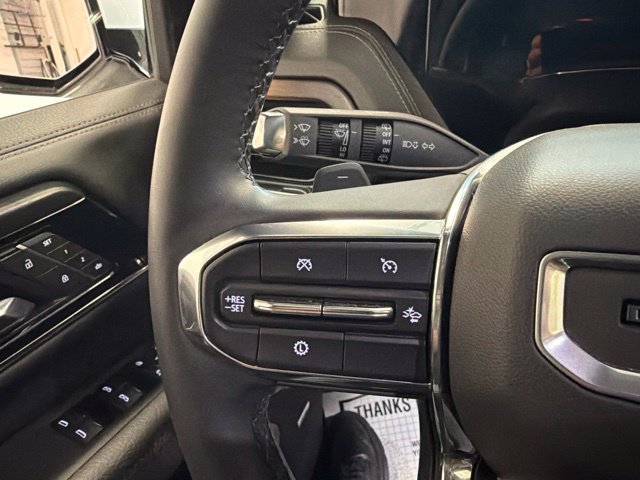 Used 2025 GMC Yukon Denali w/ Sun & Power Step Package AWD/4WD image 39
