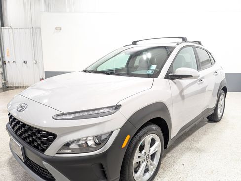 Used 2023 Hyundai Kona SEL image 7