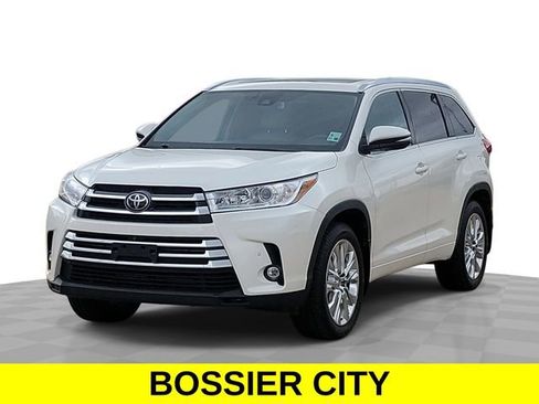 Used 2019 Toyota Highlander Limited Platinum FWD image 1