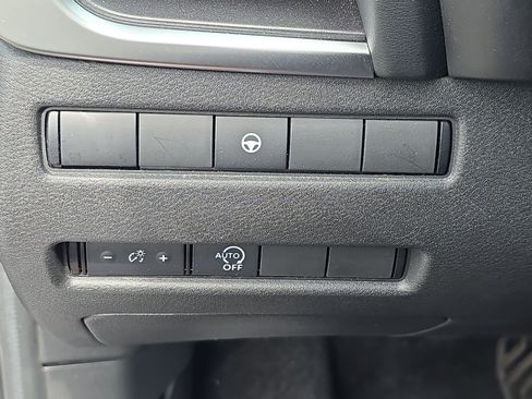Certified 2023 Nissan Rogue SV FWD image 24