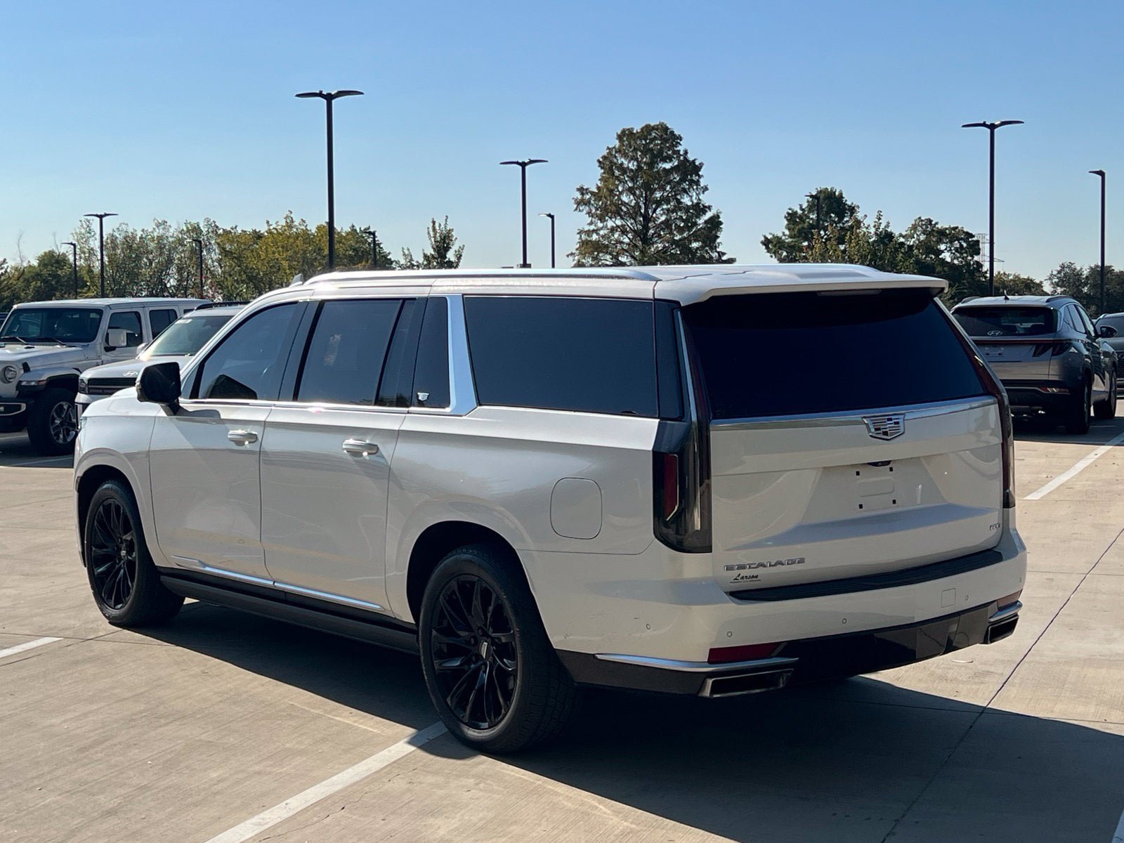 Used 2021 Cadillac Escalade ESV Premium Luxury Platinum AWD/4WD image 9