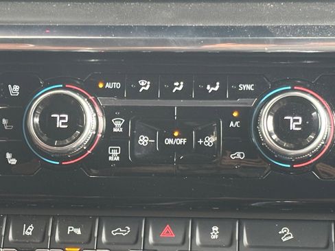 Used 2025 GMC Sierra 2500 Denali Ultimate image 4