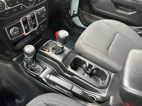 Used 2023 Jeep Wrangler Unlimited w/ Sun & Screen Package AWD/4WD image 24