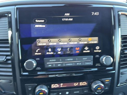 Used 2021 Nissan Titan PRO-4X w/ Pro-4x Convenience Package AWD/4WD image 19