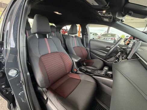Used 2025 Toyota Corolla SE FWD image 25