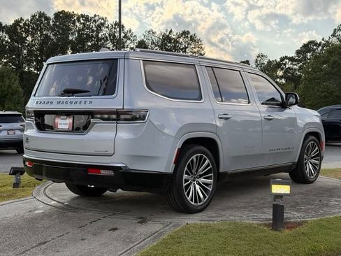 Used 2023 Jeep Grand Wagoneer Series III AWD/4WD image 7